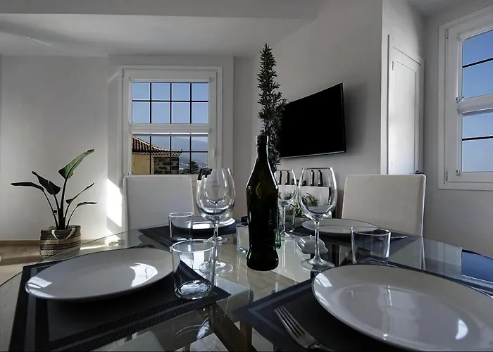 Atico Auditorio Centro * 라오로타바