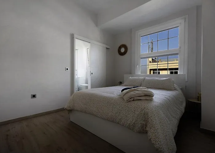 Atico Auditorio Centro * 라오로타바